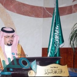 أمير مكة بالإنابة يستعرض خطط لجنة تنمية خدمات و مرافق المنطقة