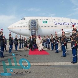 بالصور.. وزير الحرس الوطني يؤدي صلاة الميت على أمير الفوج الـ 38