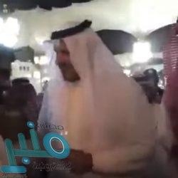 بالفيديو: أحد طلبة ابن باز يحكي كيف تصرف الشيخ بعدما وصلته رسالة من أرملة تعول أيتاماً فقراء