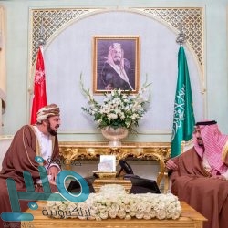 الملك سلمان يستعرض العلاقات مع أمير الكويت