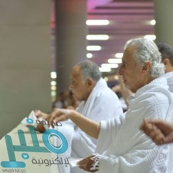 جموع المصلين تؤدي صلاة عيد الأضحى المبارك في المسجد الحرام