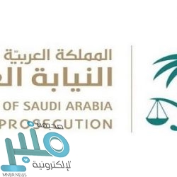 خادم الحرمين يؤدي صلاة الميت على الأمير بندر بن محمد