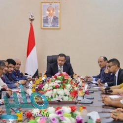 “التجارة” تشهر بمواطن مكَّن وافدين من تجارة الأقمشة في بريدة