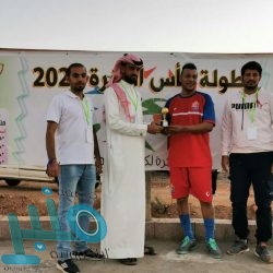 استمرار تمرّد وحدات المخابرات السودانية.. مروحيات عسكرية تحلق بالأجواء وإغلاق الطرق بالدبابات