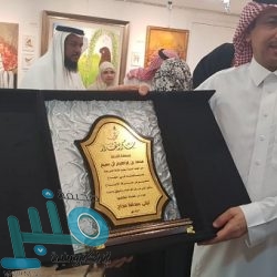 ليفاندوفسكي يقود بايرن ميونخ لفوز صعب على باديربورن والاحتفاظ بصدارة ترتيب الدوري الألماني (فيديو)