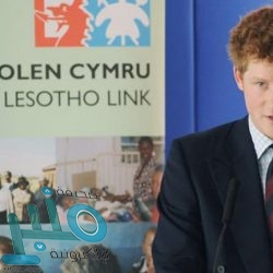 عمال يعثرون على مبلغ مالي كبير في القمامة