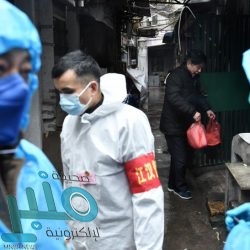 نيابةً عن خادم الحرمين.. الأمير منصور بن متعب يقدم واجب العزاء في الرئيس مبارك