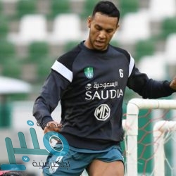 في يوم وداعه.. تكريم متبادل بين المرشد الطلابي أحمد آل خلاف وزملائه وطلابه