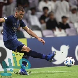 التعاون يفوز على الدحيل القطري بثنائية ويتصدر مجموعته