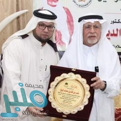 مدرسة طلحة بن عبيد الله بناوان تكرم أبناء الشهيد الزهراني