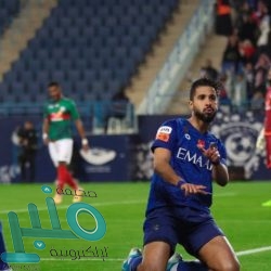 الإطاحة بمقيم يمني وضع صورة الحوثي على عملة سعودية