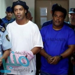 كلب يُعيد طفلًا مصاب بحالة دماغية نادرة إلى وعيه