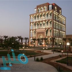 “الفيصل” يناقش الآثار المترتبة على توقف الأنشطة الرياضية مع وزير التجارة