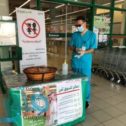 «الداخلية»: السماح بالتوجه للمساجد سيراً لأداء الصلاة أثناء «منع التجول»