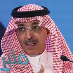 محافظ المجاردة يزور عمال النظافة ويهنئهم بعيد الفطر