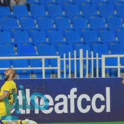 ضبط وافد عنّف زوجته وحرق جسدها وحلق شعرها وألقاها في الشارع بجازان