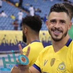 أمير الباحة يوجه بإجراء المقابلات الشخصية للموظفين عبر الاتصال المرئي