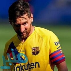 جدة : زوج يطعن زوجته بسبب خلافات أسرية أمام محل تجاري