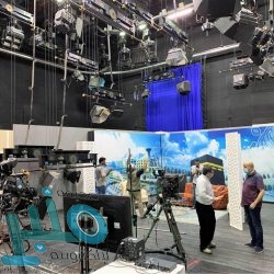 بلدية محافظة بارق تواصل أعمال إعادة الطبقة الأسفلتية لطريق الملك عبدالله