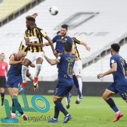 الهلال يكتسح الوحدة بثلاثية بعد تتويجه بالدوري