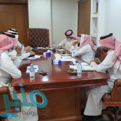 “شرطة الرياض” تطيح بمطلوب في قضايا جنائية.. وتضبط أدوات جرائمه