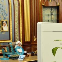 أمير مكة يطلع على مشاركة جامعة الملك عبدالعزيز في ملتقى مكة الثقافي