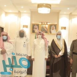 مركز الملك سلمان للإغاثة يوزع 1,000 كرتون من التمور للأسر النازحة والمتضررة في تعز