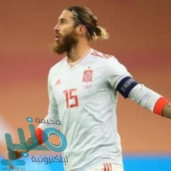 الدفاع المدني يخمد حريقًا اندلع في مركز لخدمة السيارات بوادي الدواسر