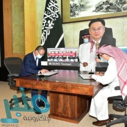 أمير عسير يشهد فرضية إخماد الحرائق بطائرات الإطفاء