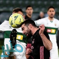 أبل تطور “آيفون” القابل للطي.. وموعد طرحه تحدد