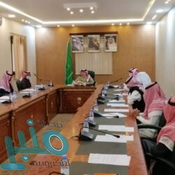 لجنة معرض الكتاب الأول بالمخواة تواصل عقد اجتماعاتها التحضيرية