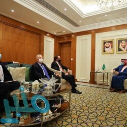 ٥٠ شاشة تبث محتوى المسجد الحرام التوجيهي والصحي