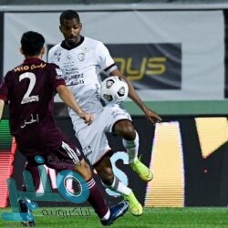الأهلي يمطر شباك أبها بثلاثية