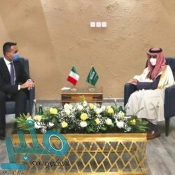 اللجنة المنظمة لمعرض الكتاب في المخواة تكرم نادي قلوة الرياضي