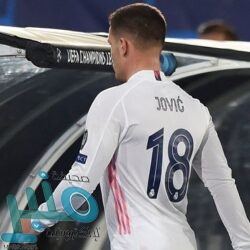 الكشف عن شاشة هاتف Honor V40 فائقة الحساسية بمليار لون