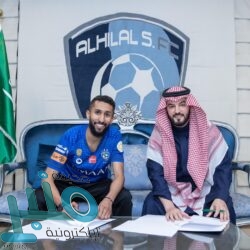 وزير الإعلام اليمني يطالب اليونسكو بالتعاون مع بلاده في استرداد الآثار اليمنية المنهوبة