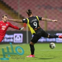 أبها يحرم الهلال من صدارة الدوري