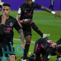 شرطة المدينة المنورة: القبض على شخص روج لبيع مواد مخدرة وأسلحة على مواقع التواصل