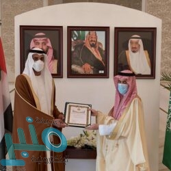 “خلف الباب قصة”.. مسابقة إبداعية لكتابة قصة قصيرة من وحي هذه الصورة