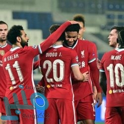 “أبل” تحقق بحادثة اشتعال شاحن “آيفون” وحرق وجه مراهقة