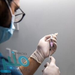 أمير جازان ونائبه يطمئنان على المتضررين من سقوط شظايا المقذوف الحوثي