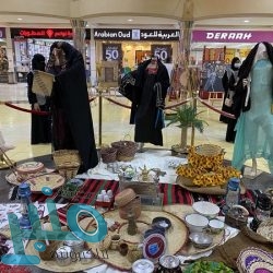 القبض على مواطنين ومقيم إثر اعتدائهم وسلبهم مقيمة باكستانية بالرياض