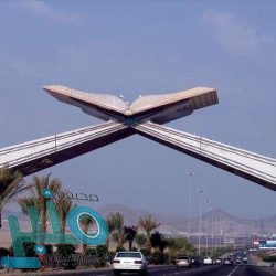 محافظ صامطة يقدم واجب العزاء في وفاة شيخ الفتاحية بني مبارك