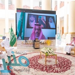 “الإرياني” يحذر من نهب الحوثي عائدات النفط عبر ميناء الحديدة