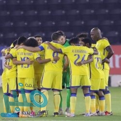 الذهب يتراجع عن ذروة 7 أسابيع