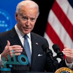 وزير الثقافة يلتقي سفير سلطنة عمان