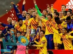 أشبه بمركبة فضائية.. إيلون ماسك يكشف عن سيارة Cybertruck المستقبلية