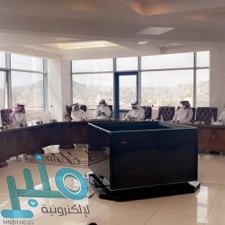 الجوازات تبدأ بتمديد صلاحية الإقامات للوافدين الموجودين خارج المملكة و تأشيرات الزيارة والخروج والعودة