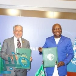 بمشاركة “منبر” .. أصدقاء “بن قشموع” يحتفلون به بعد خروجه من المستشفى