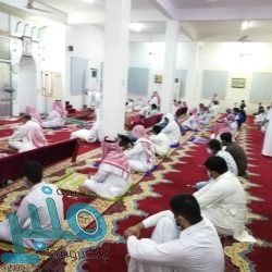 النفط يرتفع 1% ومخاوف بسبب ارتفاع إصابات كورونا